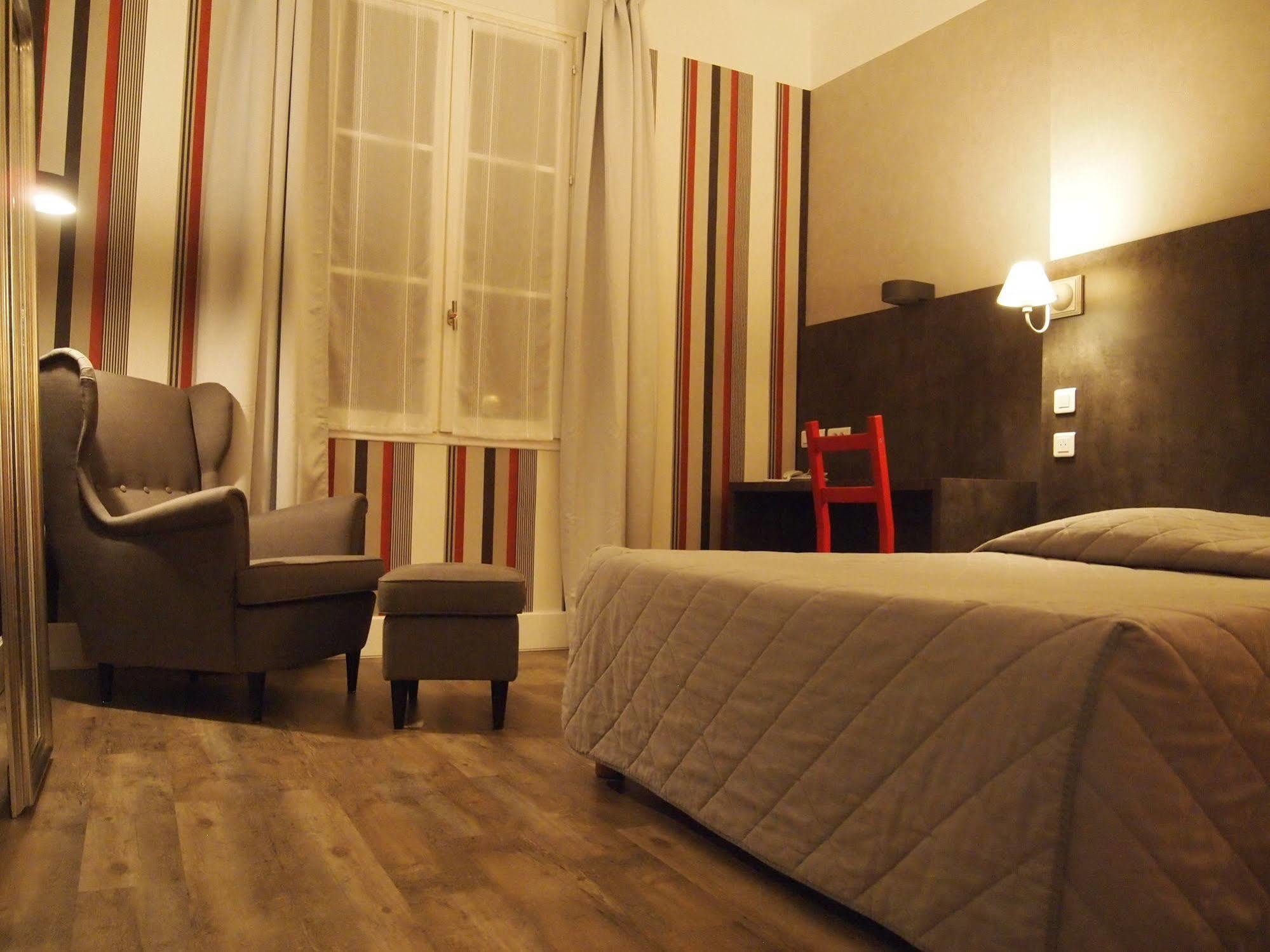 Hotel Colbert Tours Luaran gambar