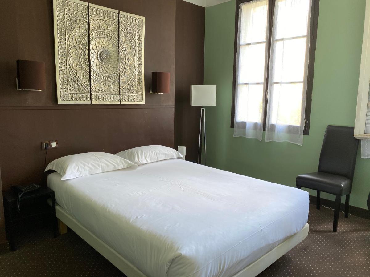 Hotel Colbert Tours Luaran gambar